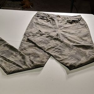 Green camouflage jeggings